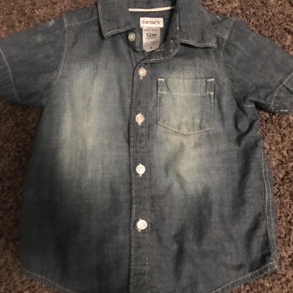 SOLD☀️Carters 12 months button up